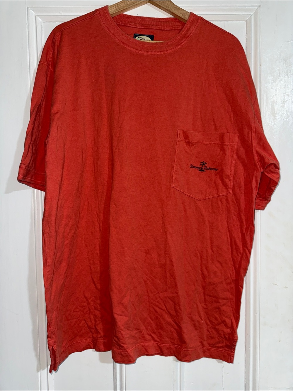 Vintage Tommy Bahama Coral T-Shirt Large Short Sleeve Embroidered Pocket Tee